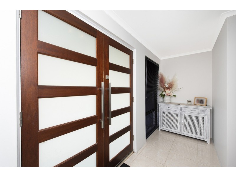 3 Lutea Road, Halls Head WA 6210