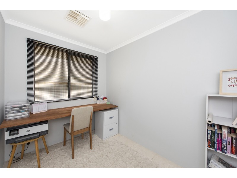 3 Lutea Road, Halls Head WA 6210