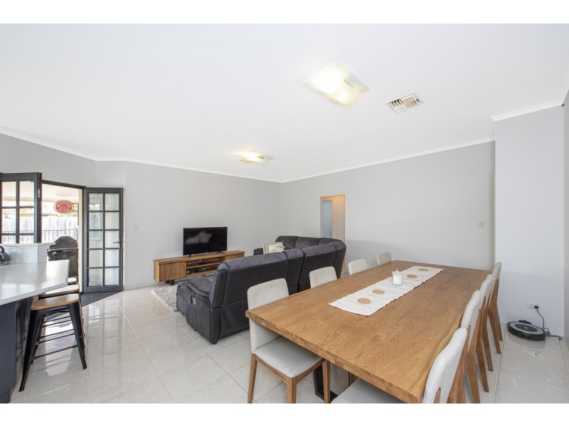 3 Lutea Road, Halls Head WA 6210