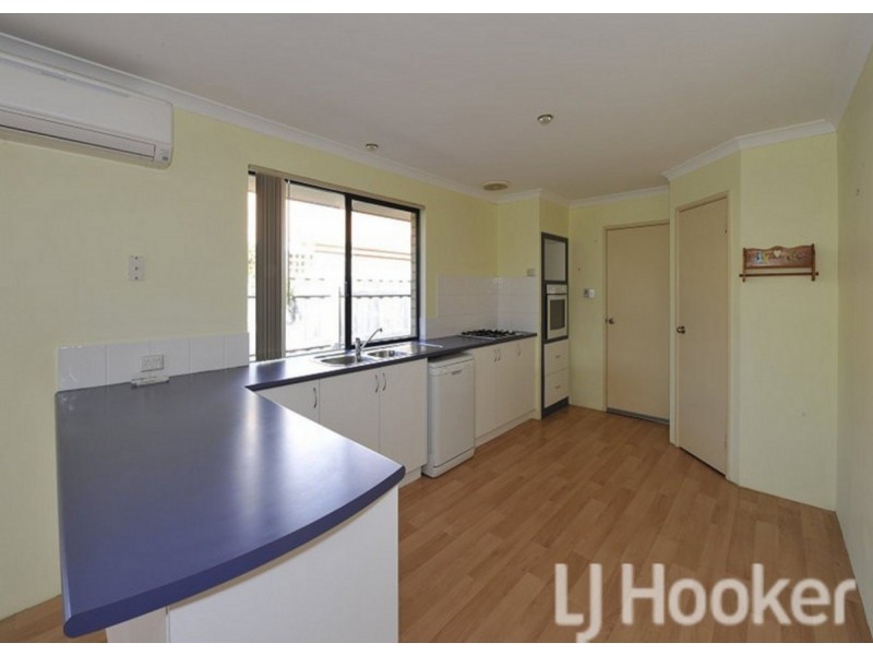 14 Whitegum Pass, Halls Head WA 6210