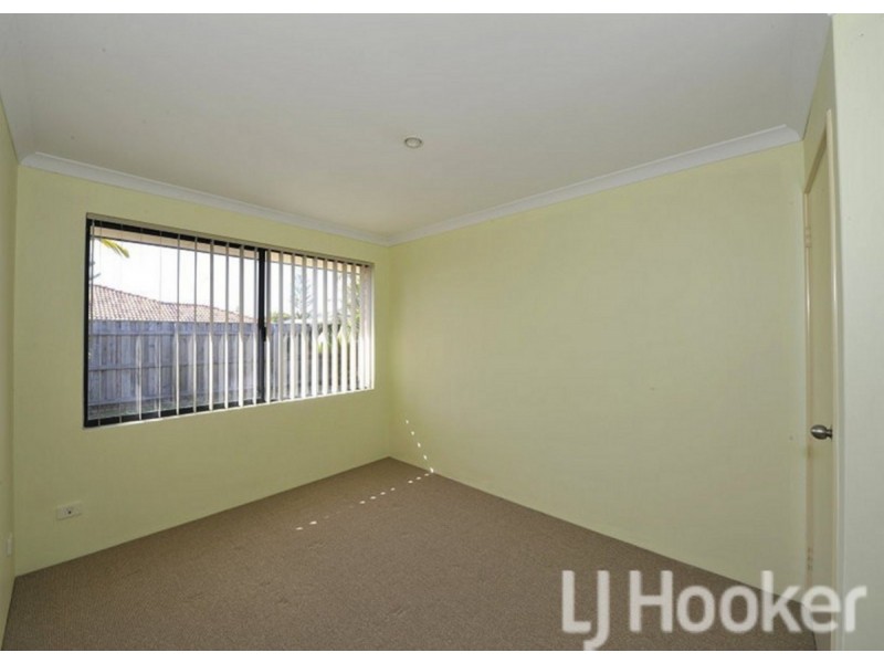 14 Whitegum Pass, Halls Head WA 6210