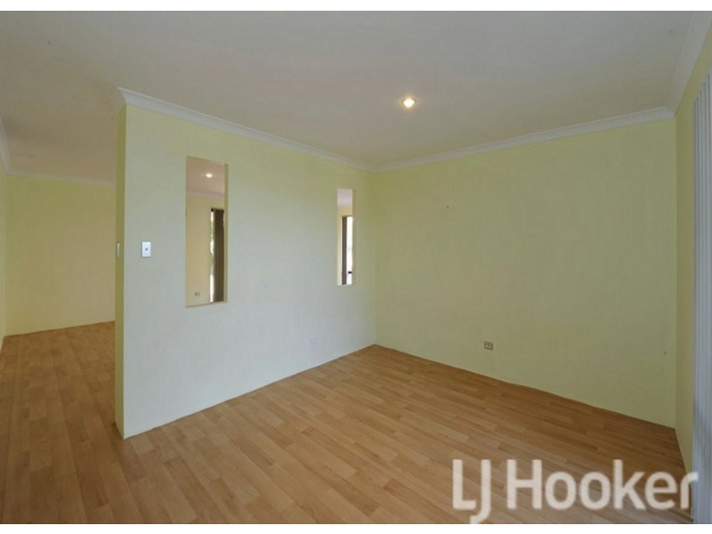 14 Whitegum Pass, Halls Head WA 6210