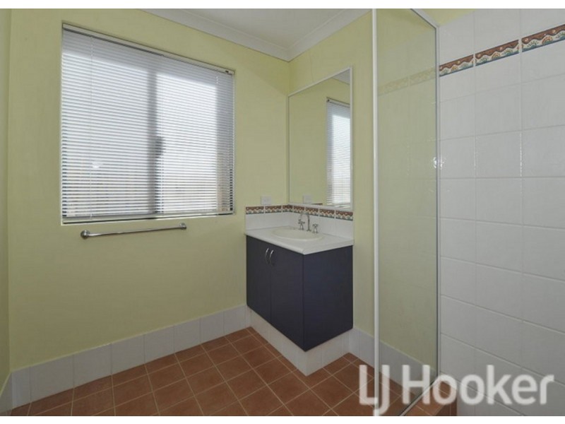 14 Whitegum Pass, Halls Head WA 6210