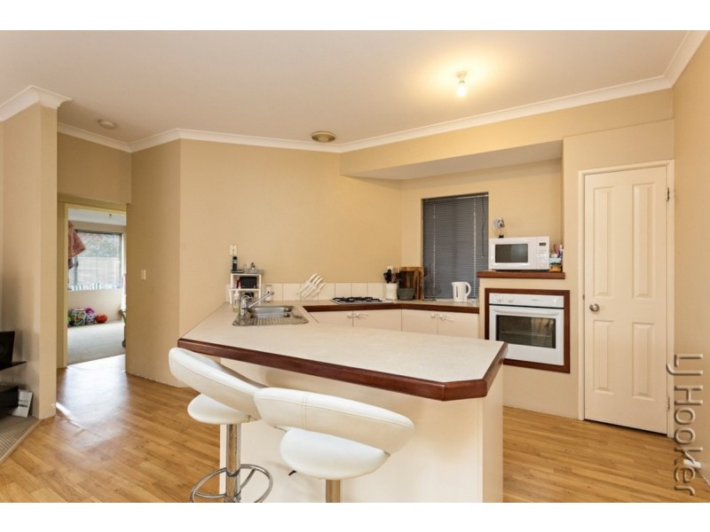 16 Heyerdahl Way, Dudley Park WA 6210