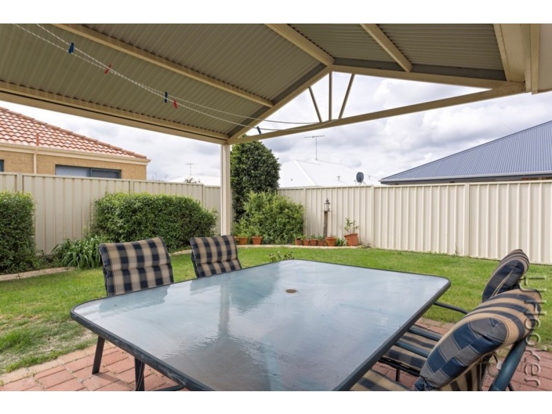 16 Heyerdahl Way, Dudley Park WA 6210