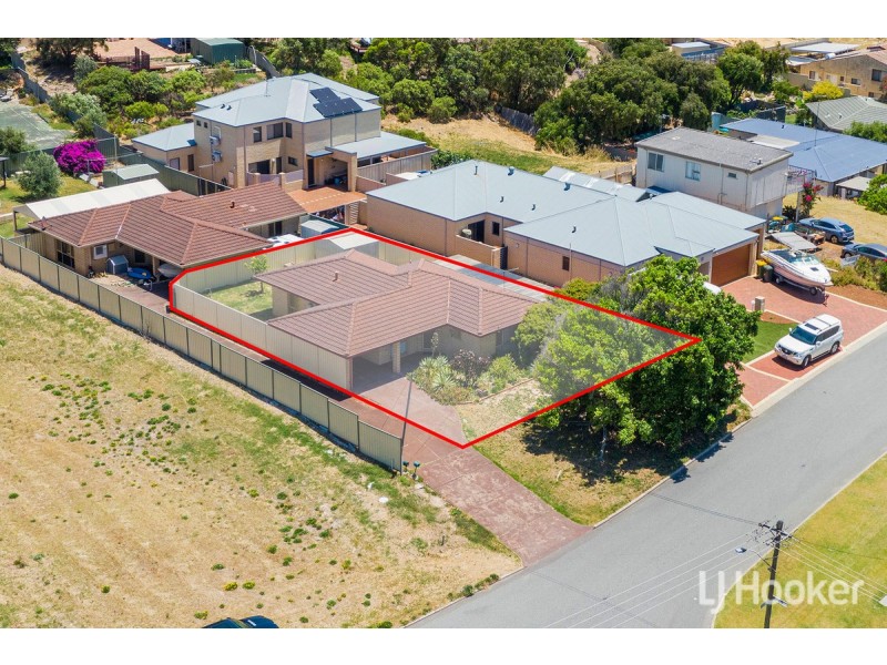 1/16 Mippi Road, Halls Head WA 6210