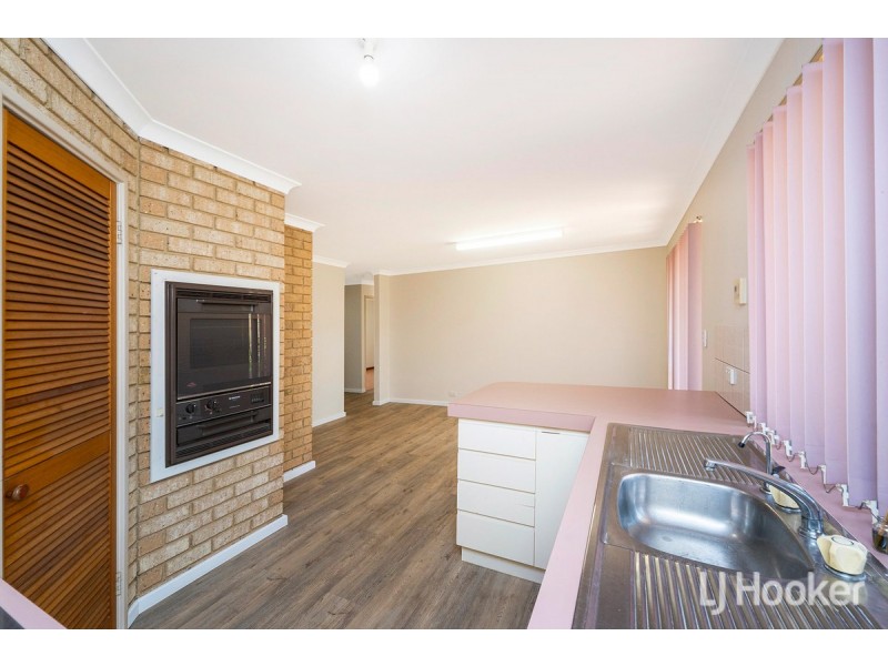 1/16 Mippi Road, Halls Head WA 6210