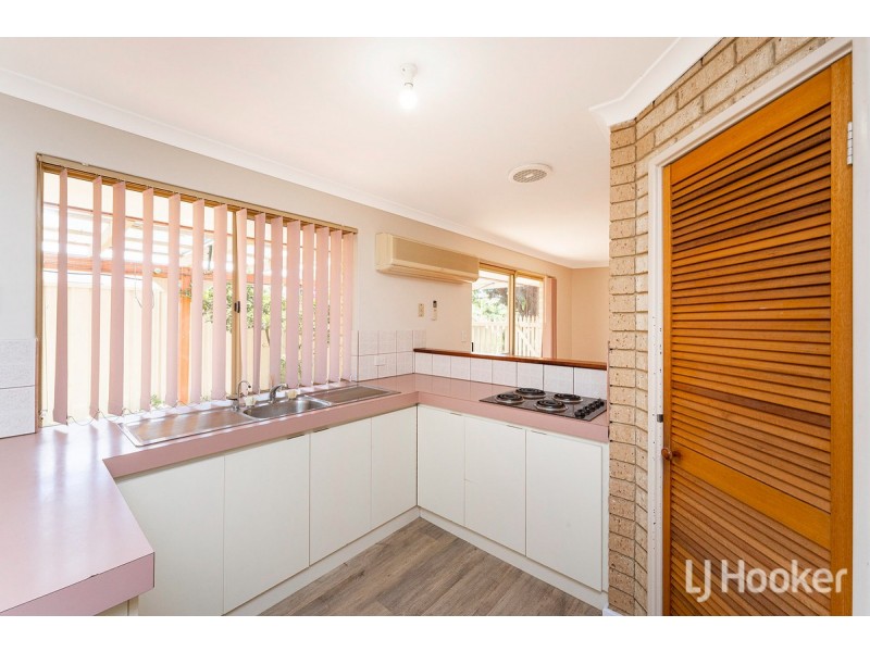 1/16 Mippi Road, Halls Head WA 6210