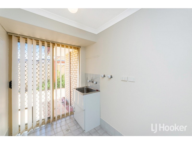 1/16 Mippi Road, Halls Head WA 6210