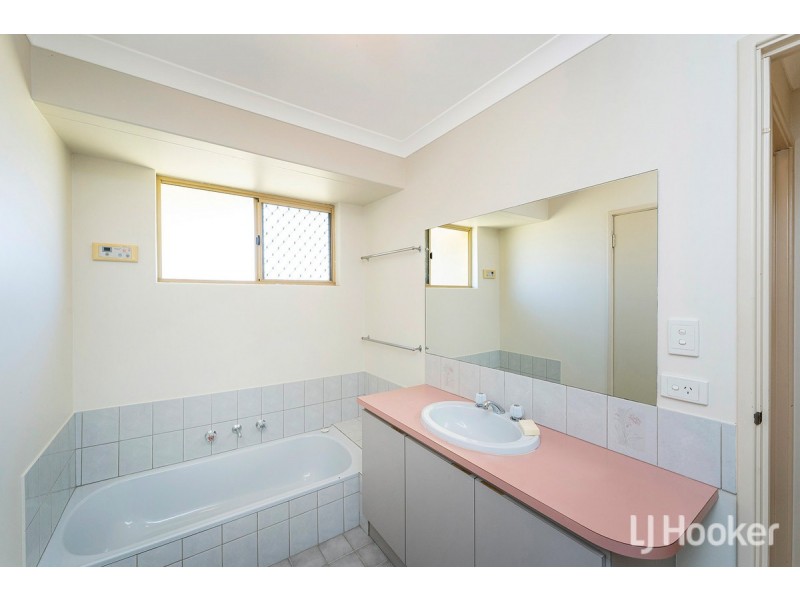 1/16 Mippi Road, Halls Head WA 6210