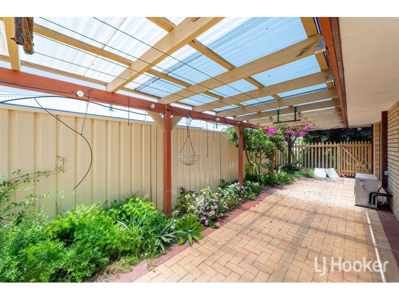 1/16 Mippi Road, Halls Head WA 6210