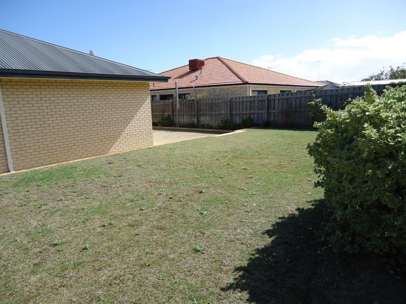 7 Seaforth Drive, Halls Head WA 6210