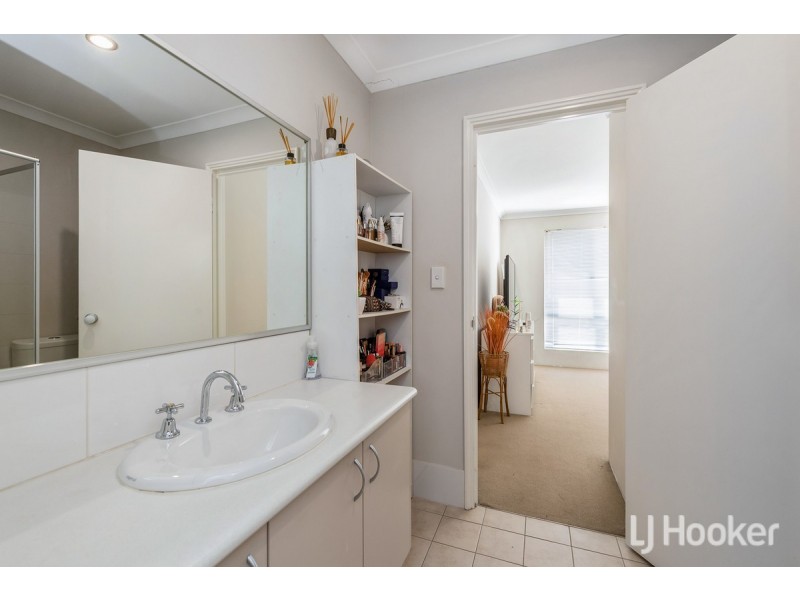 56 Leisure Way, Halls Head WA 6210