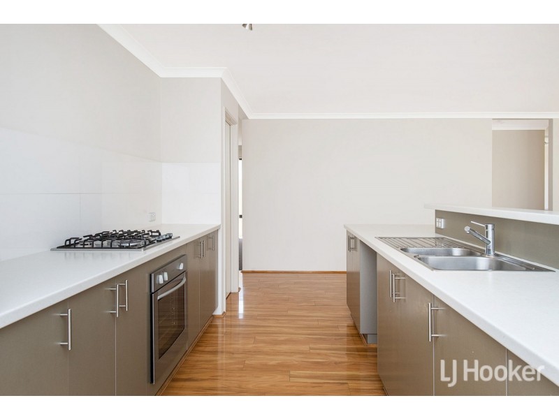 6 Honeydew Trail, Wannanup WA 6210