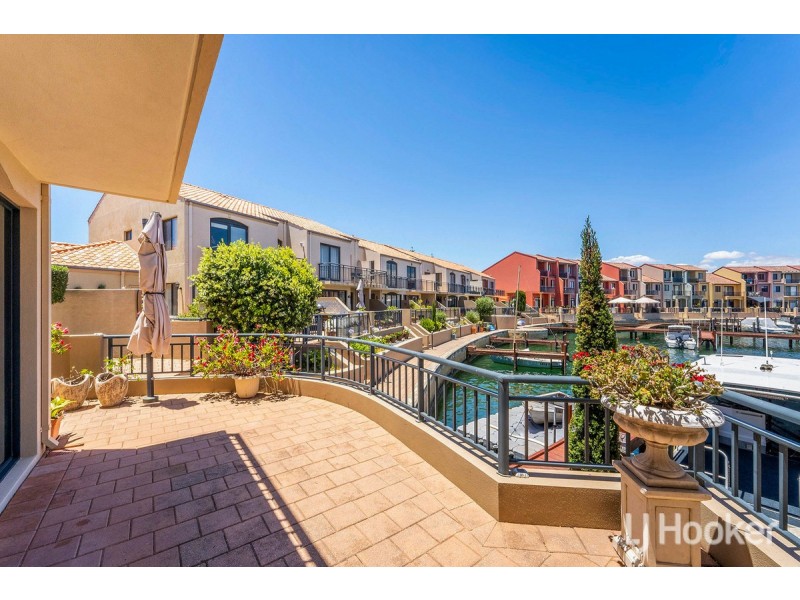 8/69 Westview Parade, Wannanup WA 6210