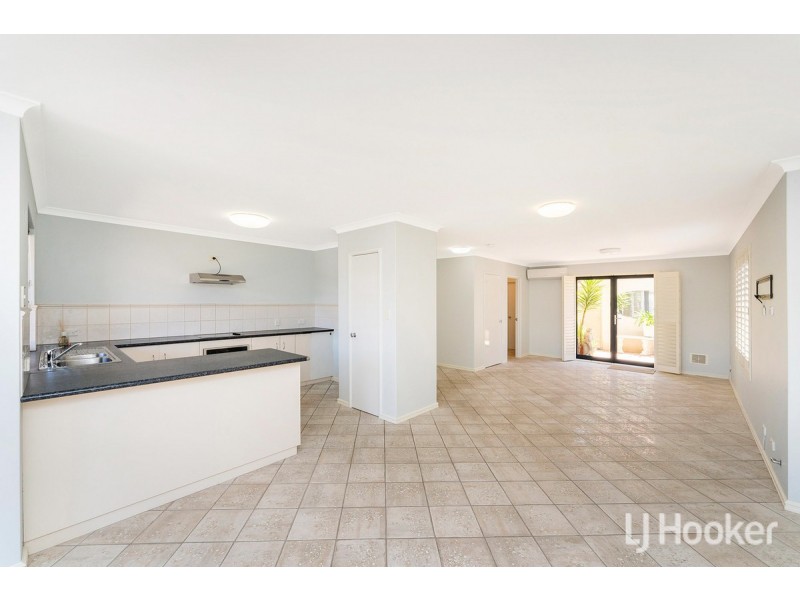8/69 Westview Parade, Wannanup WA 6210