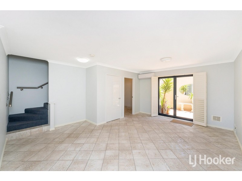 8/69 Westview Parade, Wannanup WA 6210