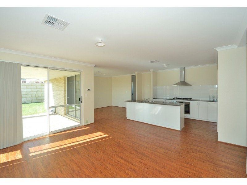 16 Azelia Approach, Madora Bay WA 6210