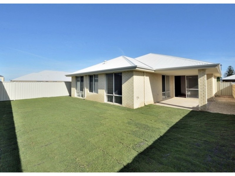 16 Azelia Approach, Madora Bay WA 6210