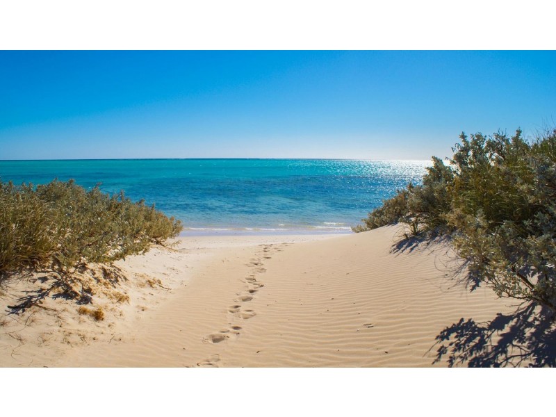 16 Azelia Approach, Madora Bay WA 6210