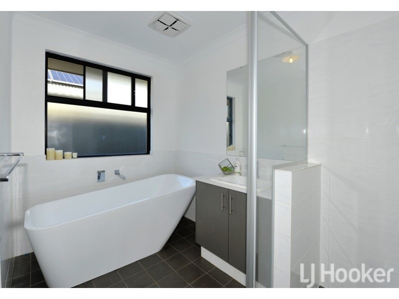 11 Lockhart Street, Coodanup WA 6210