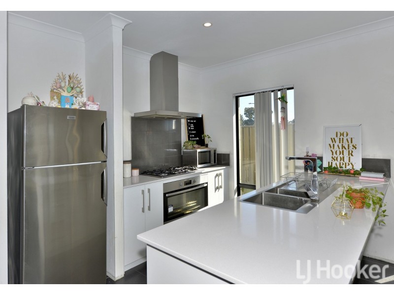 11 Lockhart Street, Coodanup WA 6210