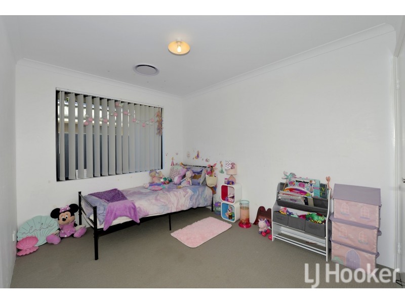 11 Lockhart Street, Coodanup WA 6210