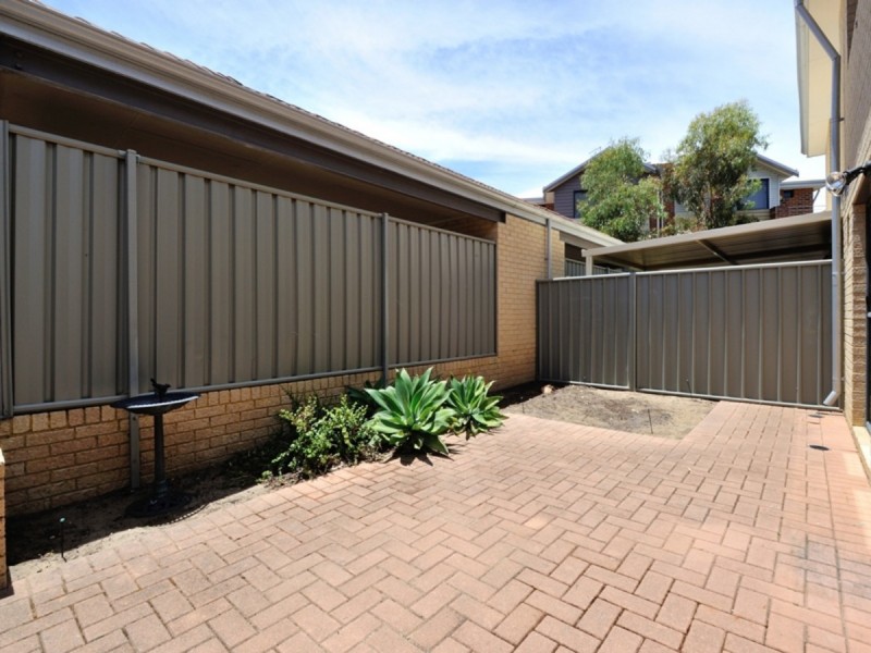 24/1 Mariners Cove Drive, Dudley Park WA 6210