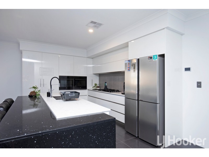 6 Delphis Way, Wannanup WA 6210
