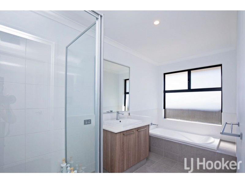 6 Delphis Way, Wannanup WA 6210