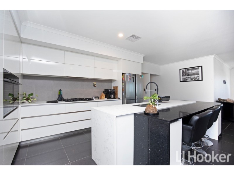 6 Delphis Way, Wannanup WA 6210