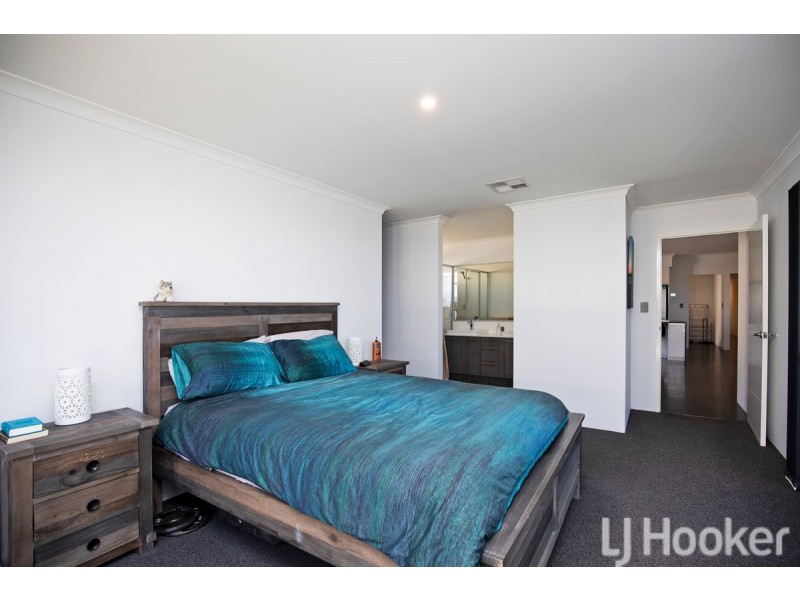6 Delphis Way, Wannanup WA 6210