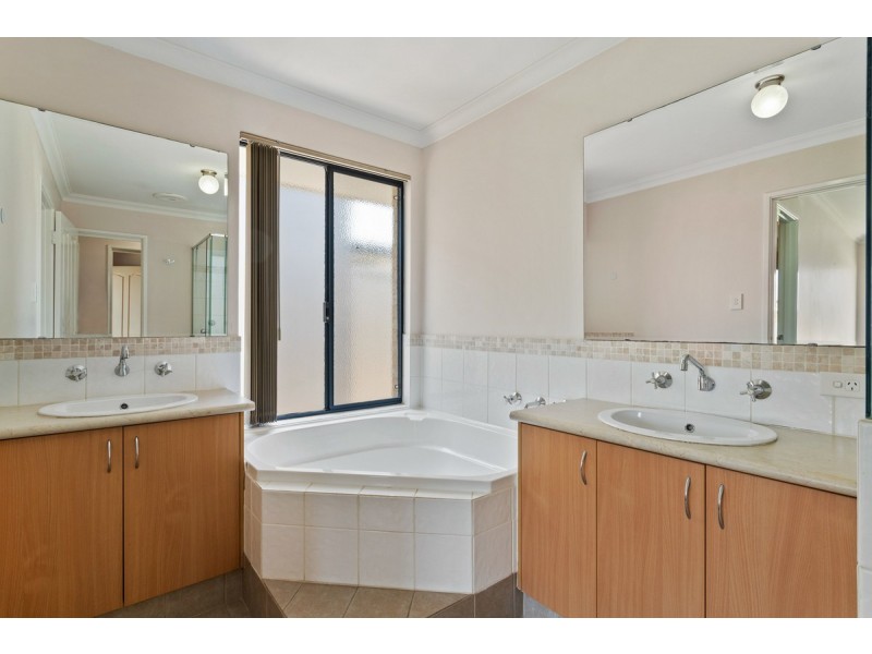 58 Lord Hobart Drive, Madora Bay WA 6210
