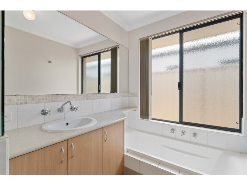 58 Lord Hobart Drive, Madora Bay WA 6210