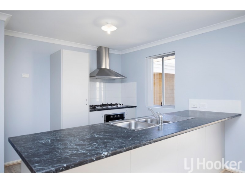 43 Warburton Trail, Lakelands WA 6180