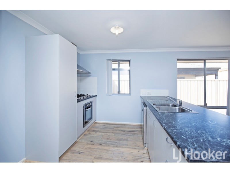 43 Warburton Trail, Lakelands WA 6180