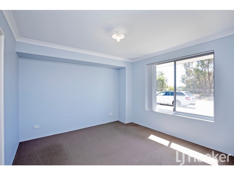 43 Warburton Trail, Lakelands WA 6180