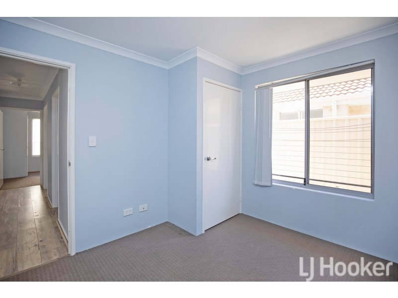 43 Warburton Trail, Lakelands WA 6180