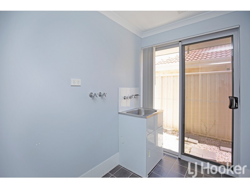 43 Warburton Trail, Lakelands WA 6180