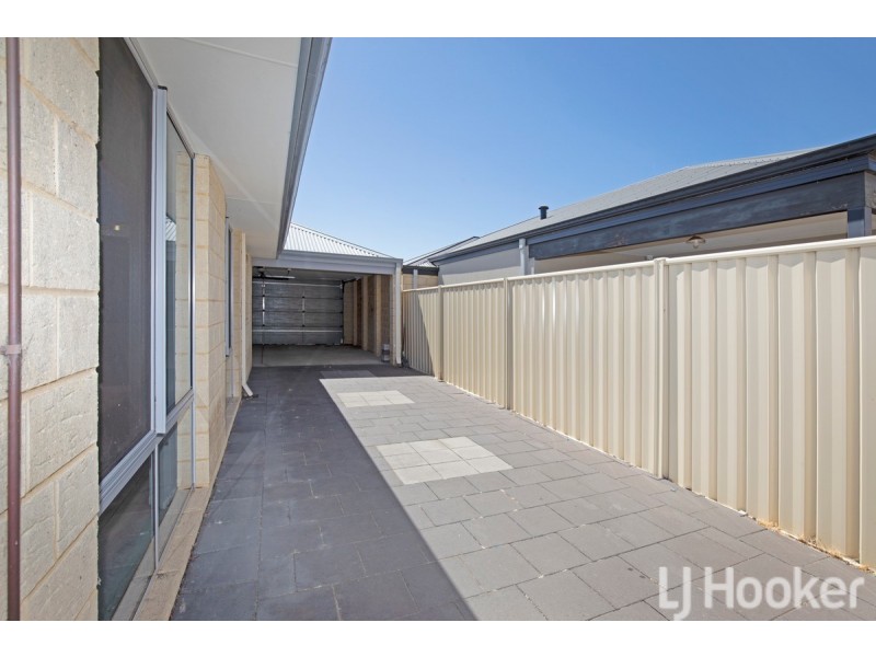 43 Warburton Trail, Lakelands WA 6180