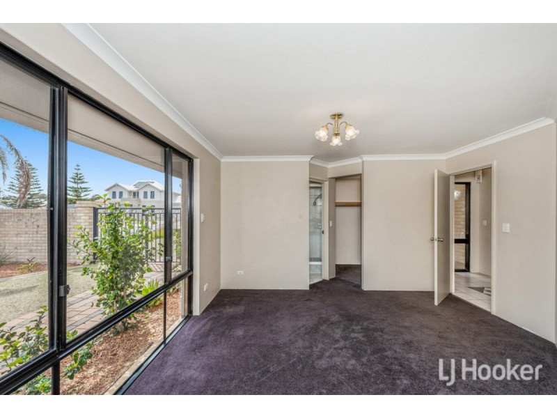 20 Batavia Avenue, Wannanup WA 6210