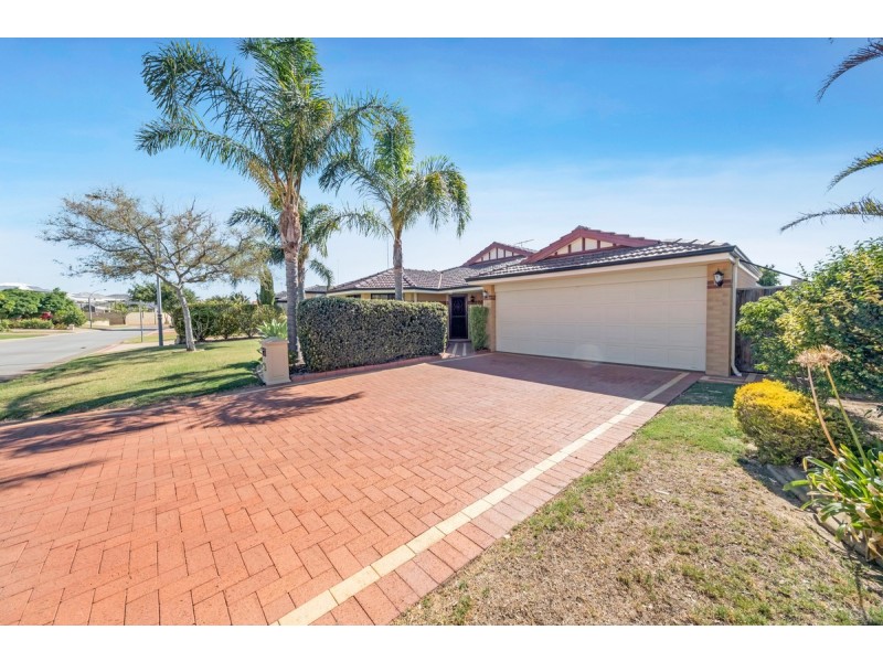 16 Seaforth Drive, Halls Head WA 6210