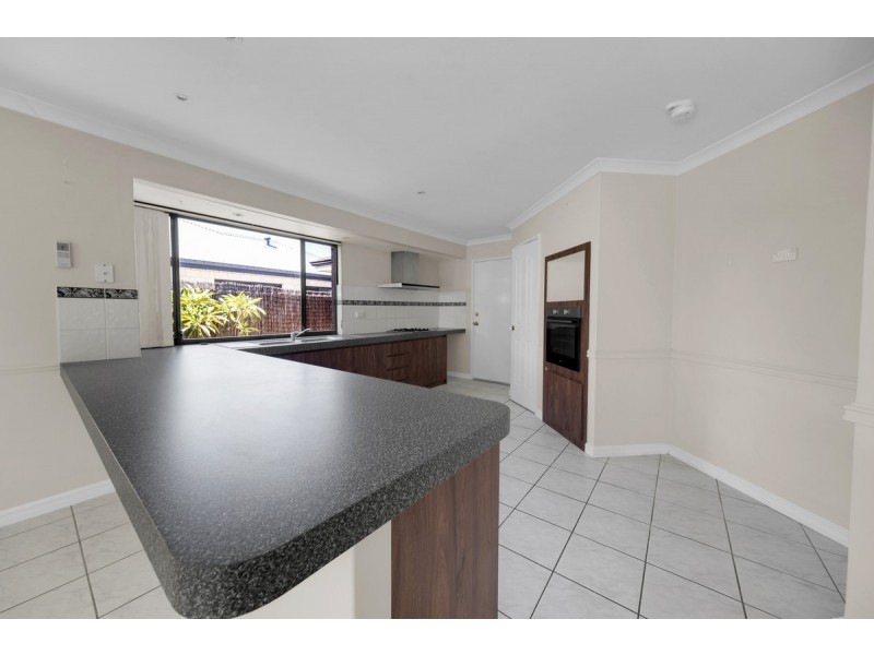 16 Seaforth Drive, Halls Head WA 6210