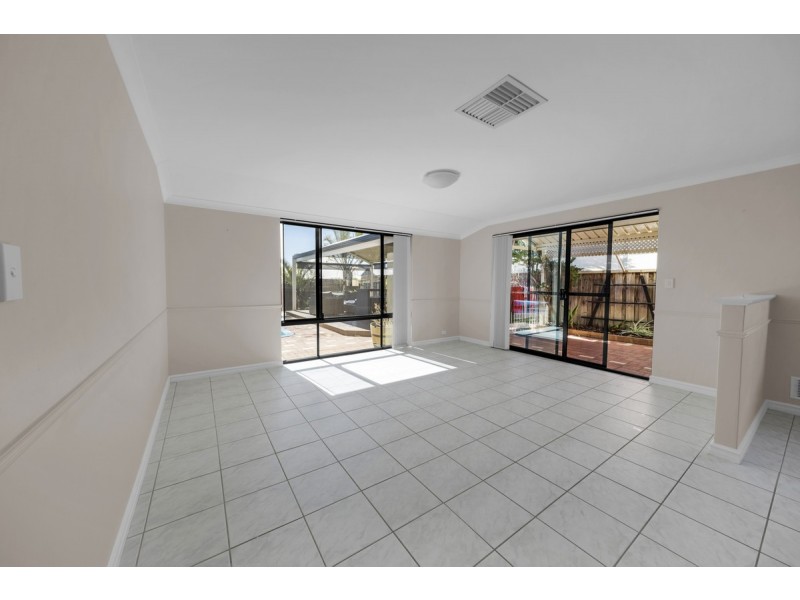 16 Seaforth Drive, Halls Head WA 6210