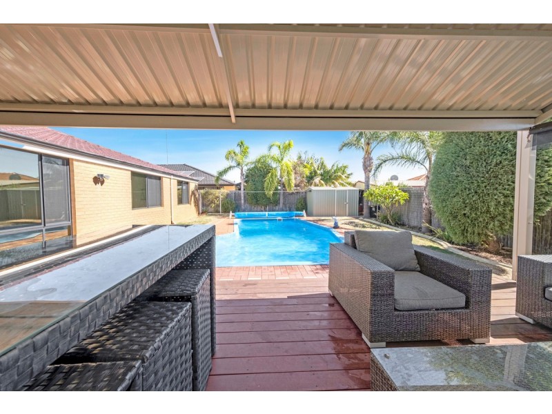 16 Seaforth Drive, Halls Head WA 6210