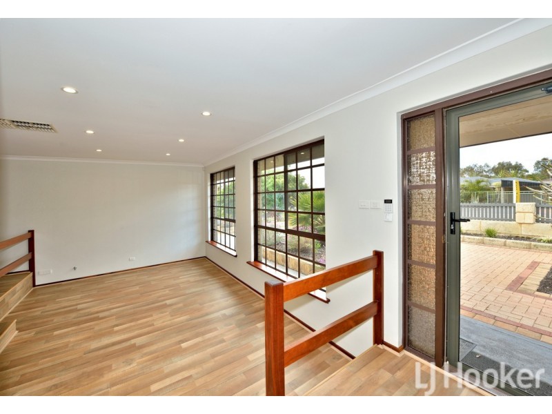 9 Sandalwood Parade, Halls Head WA 6210