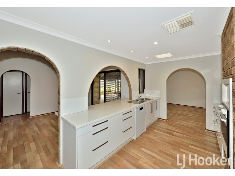 9 Sandalwood Parade, Halls Head WA 6210