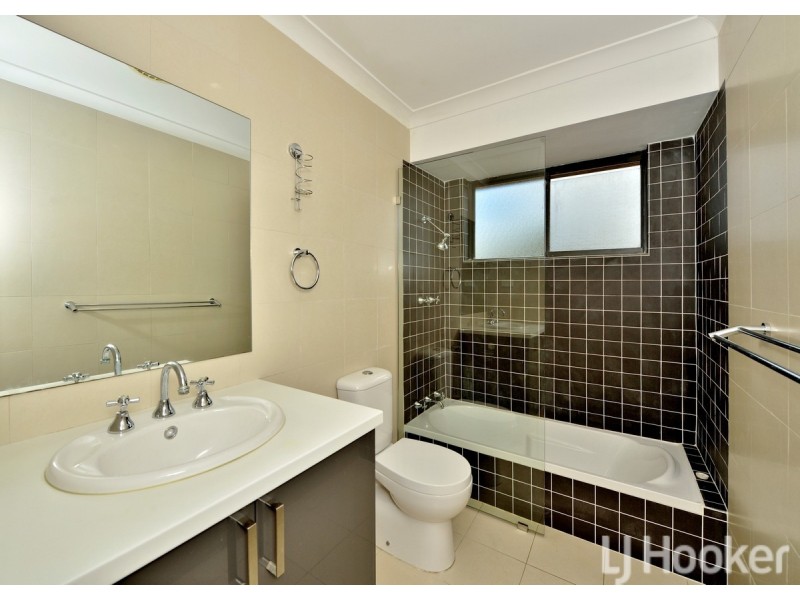 9 Sandalwood Parade, Halls Head WA 6210