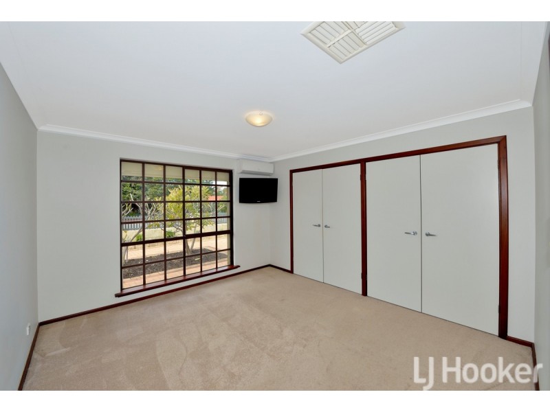 9 Sandalwood Parade, Halls Head WA 6210