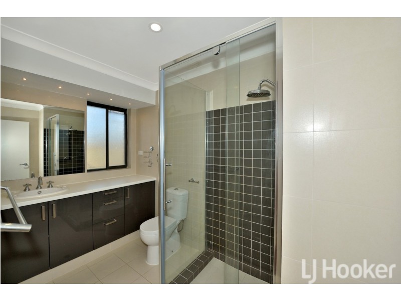 9 Sandalwood Parade, Halls Head WA 6210